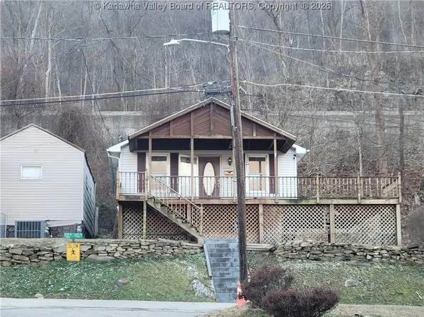 12951 Ohio Ave, Chesapeake, WV 25315