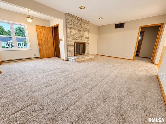 3rd image of 418 Charlotte Rd
