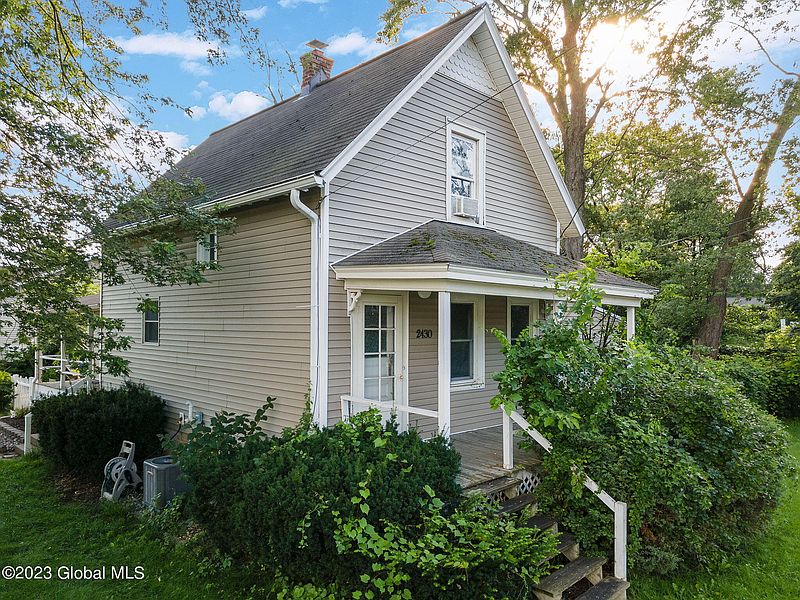 3rd image of 2430 Consaul Road