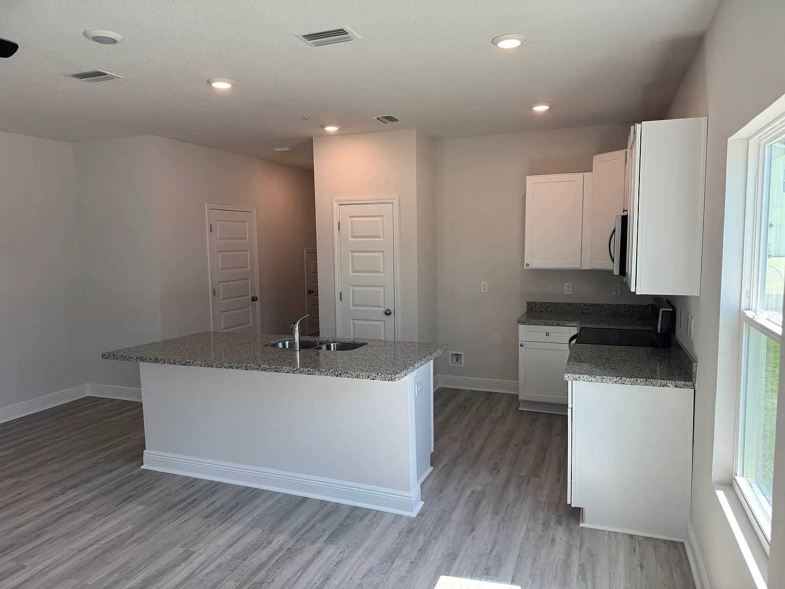 8691 Meadow Flower Ln — Photo 3