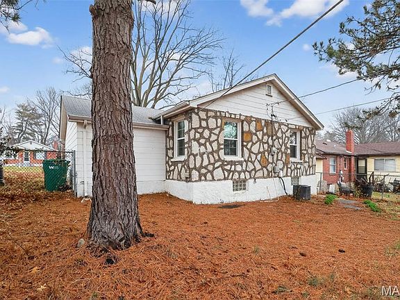 3rd image of 8124 Titus Rd