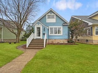 404 S 18th St, Escanaba, MI 49829
