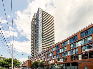 33 Mill St #319, Toronto, ON M5A3R3