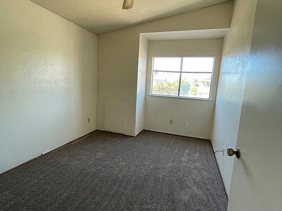 4th image of 4800 Camino Royale Dr