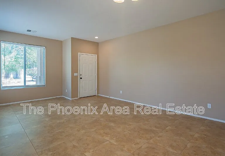 44299 W Oster Dr — Photo 14