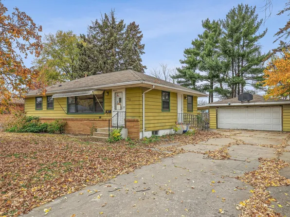 2312 Brookview Dr, Brooklyn Center, MN 55430