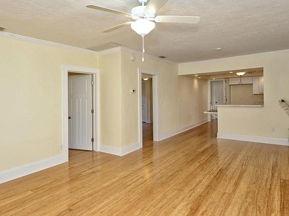 4th image of 2441 Hickory Ave