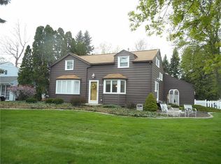 1814 Maiden Ln, Rochester, NY 14626