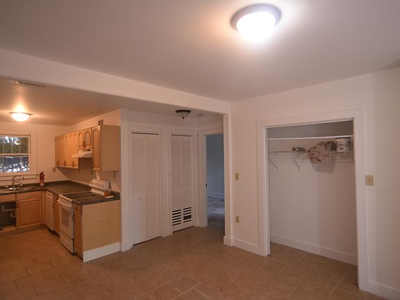 3rd image of 114 1/2 E Bolton St