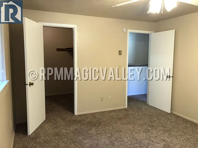 747 Meadows Dr #2 — Photo 28