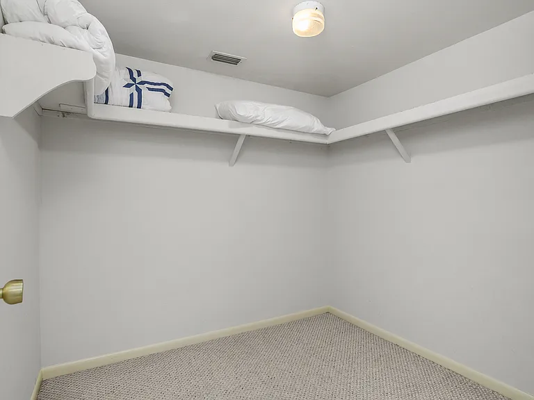190 Palm Dr #5-1 — Photo 21
