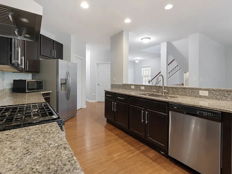 1022 Ravendale Ct — Photo 11