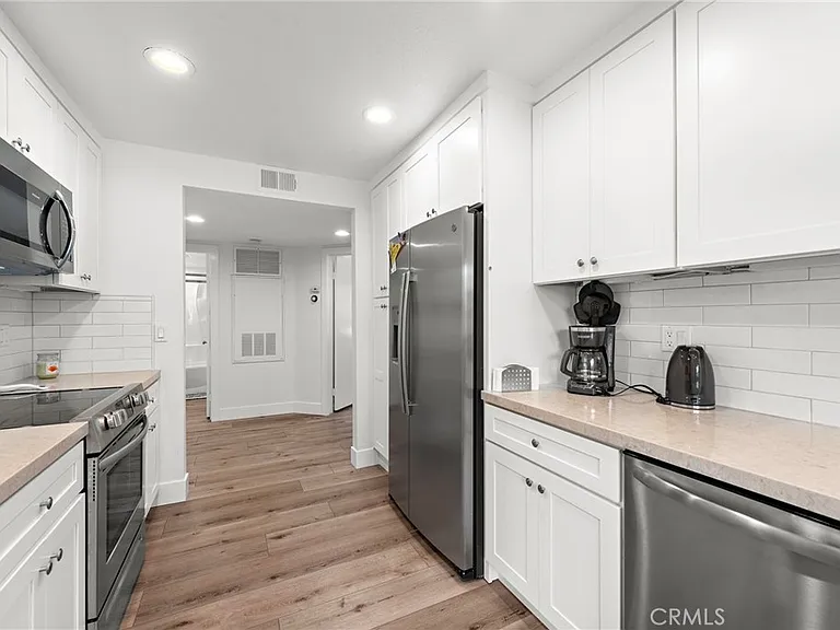 68 Corniche Dr #C — Photo 8