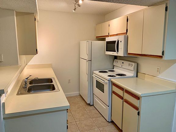 5th image of 15551 SW 104th Ter #S825