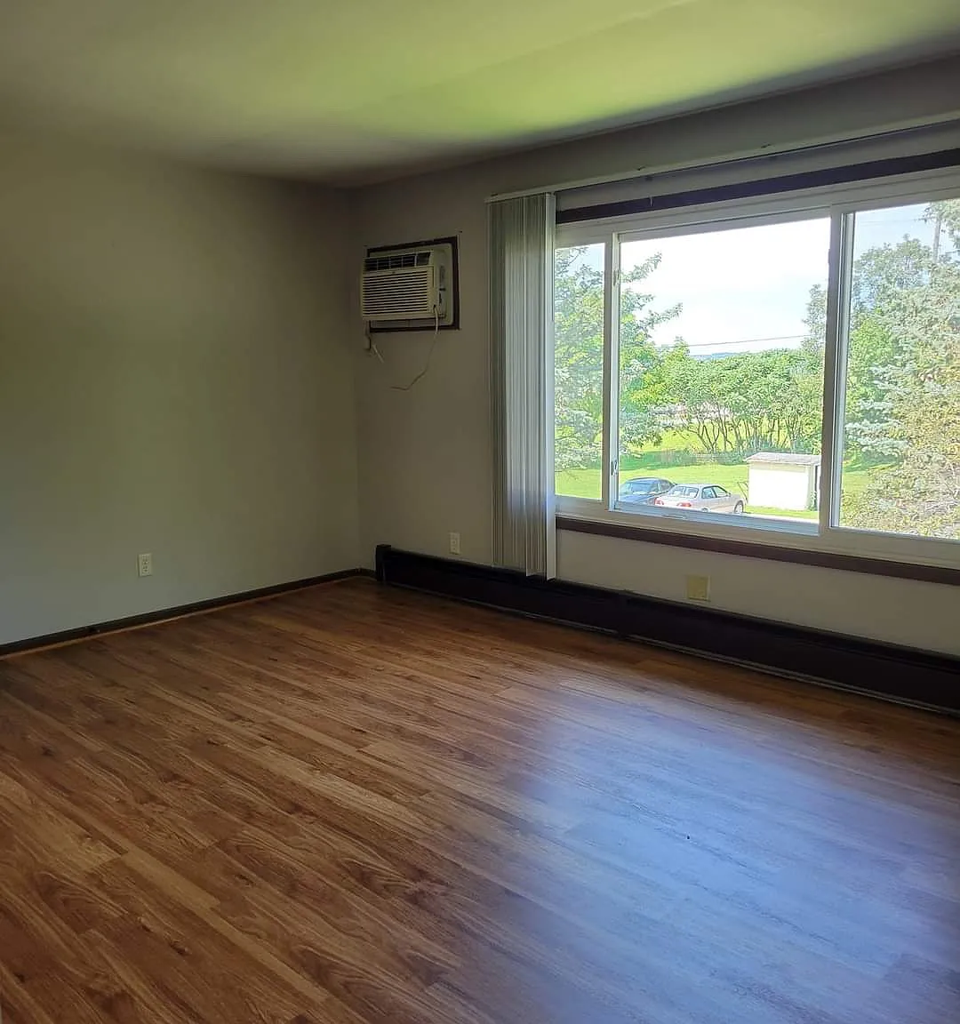 2 bed, 700 sqft, $1,095 — Photo 3