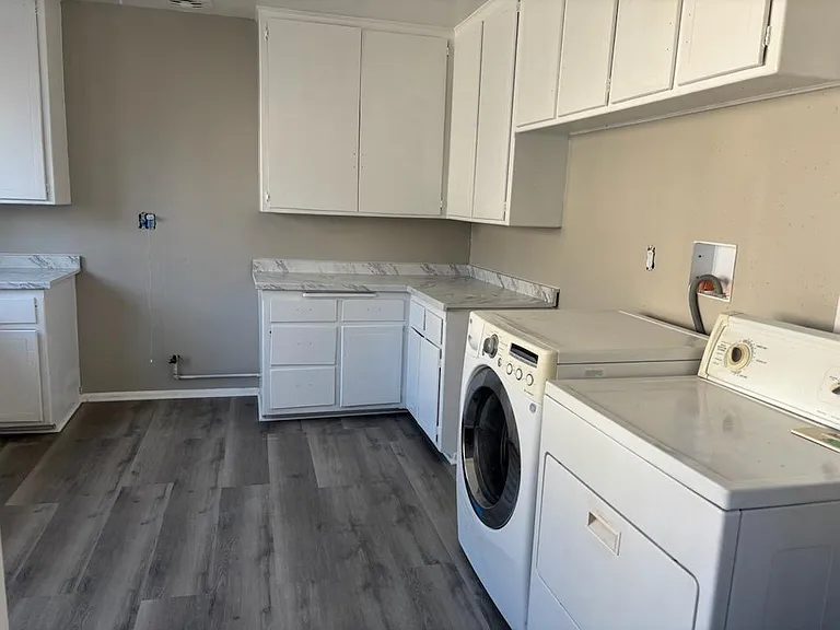 636 Hardin Dr #4 — Photo 4