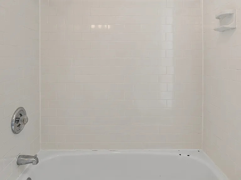 200 Warren St #2 — Photo 16