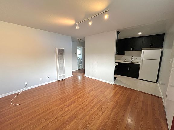 2nd image of 721 Cedar St APT 3