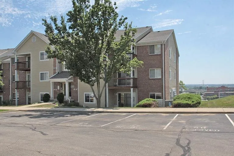 8919 Eagleview Dr #9