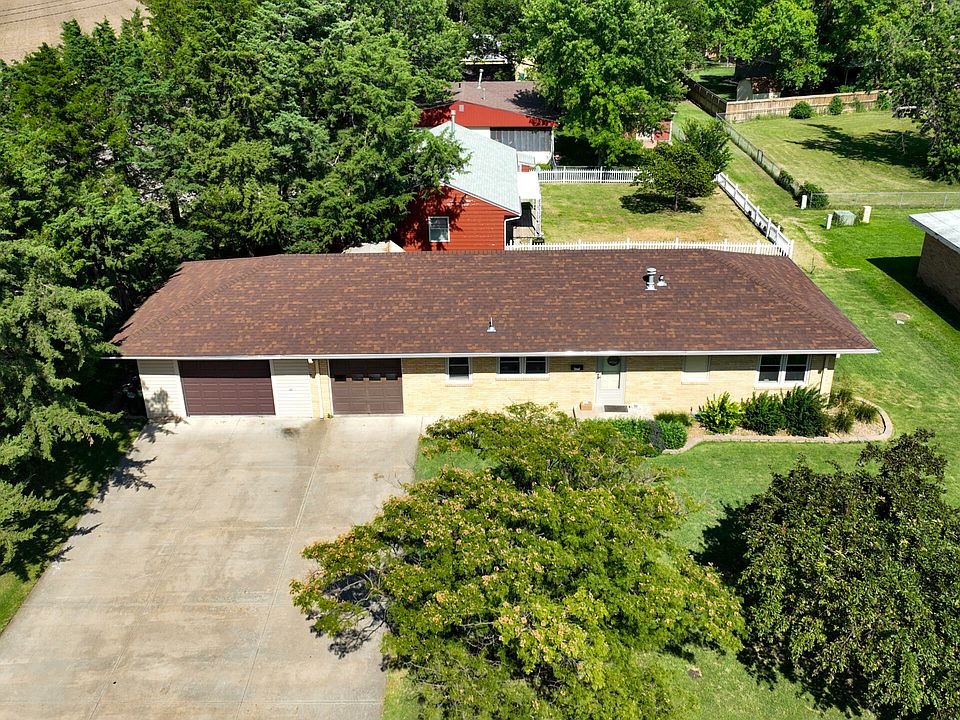 1st image of 625 N Bismark Ave