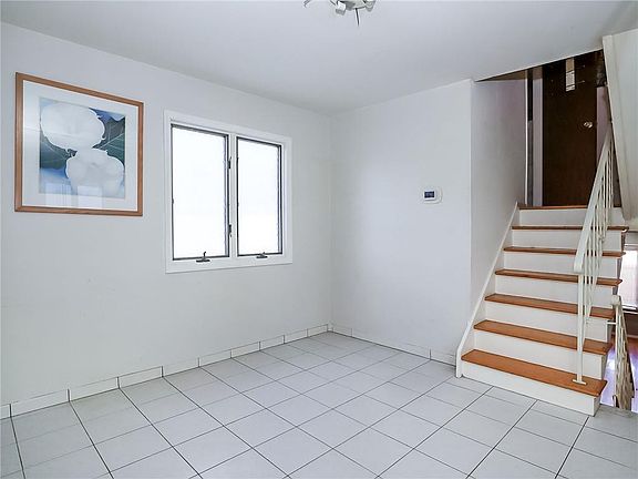 5th image of 106 Vincent Ave