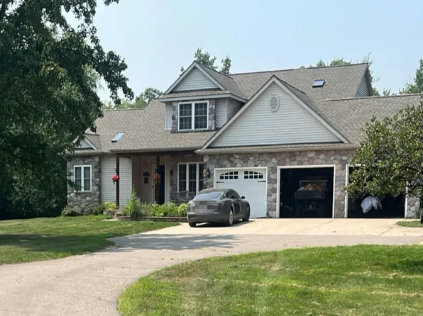 12110 Scotch Hollow Dr, Bath, MI 48808