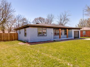 1706 E Garnett St, Gainesville, TX 76240
