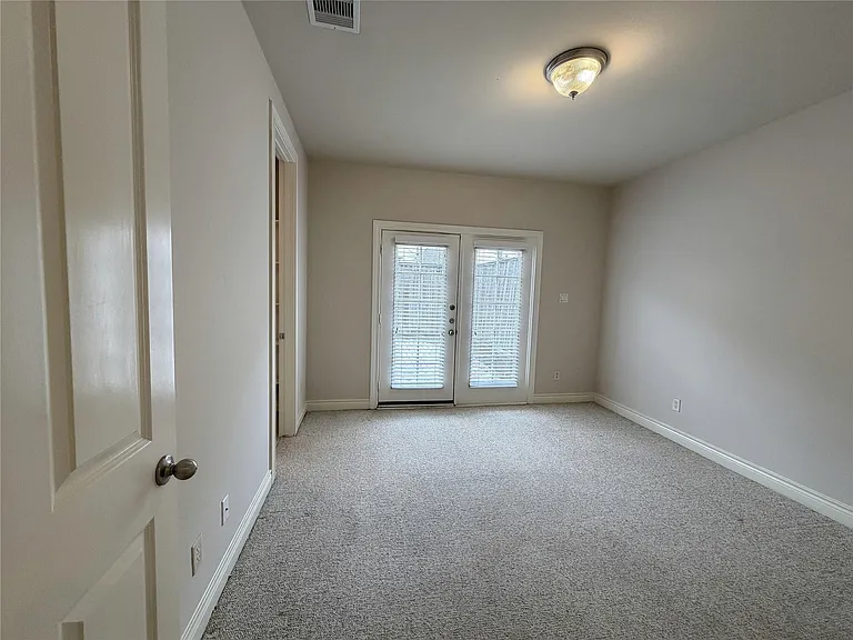 2612 Edgefield Lakes Dr — Photo 4