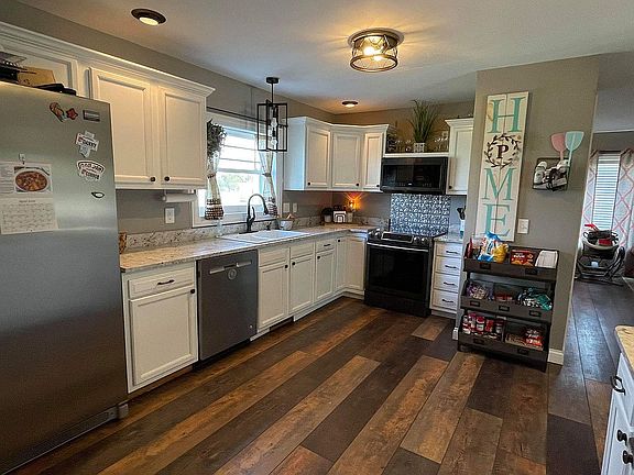 3rd image of 70949 Sterling Dr