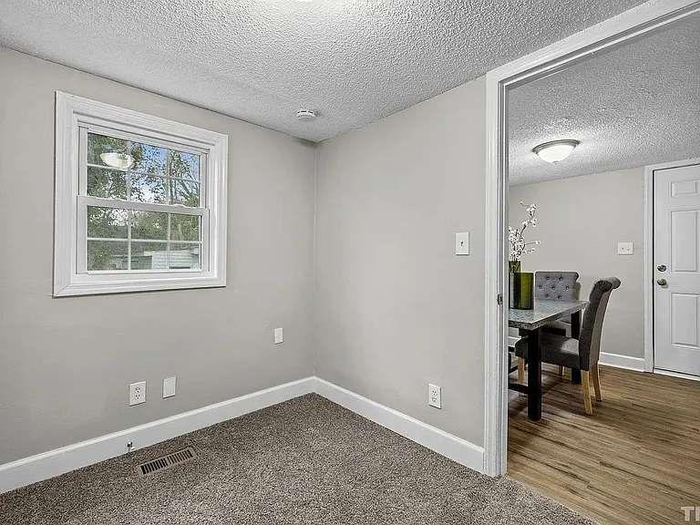 524 Branch St — Photo 5