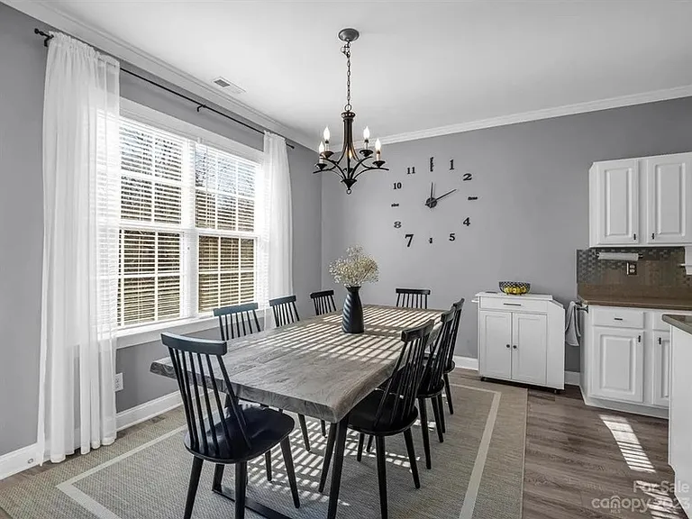 5 Maxim Ct — Photo 12
