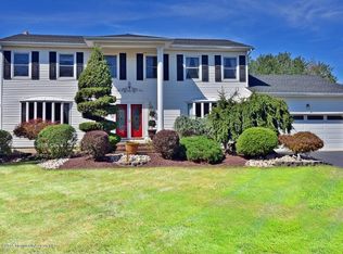4 Eric Ct, Manalapan, NJ 07726