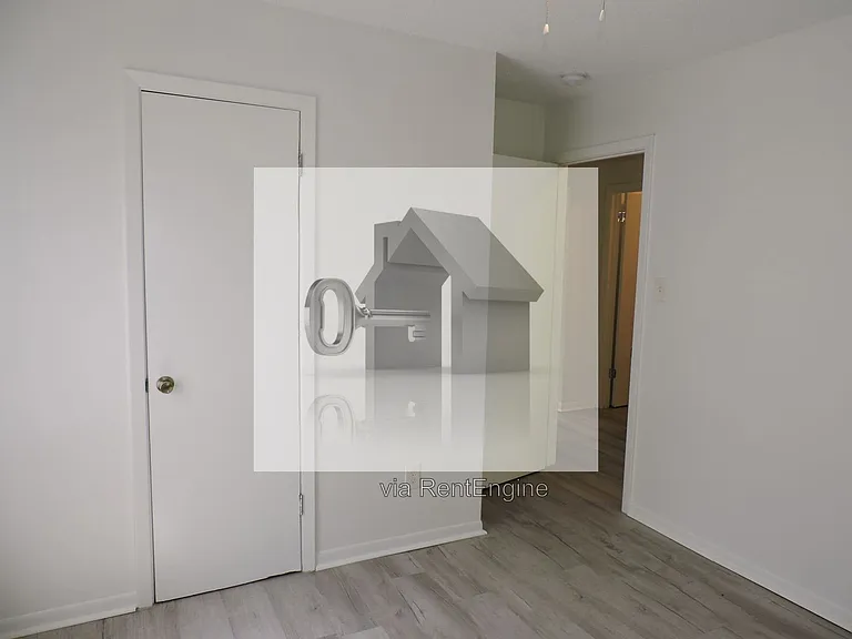 2203 Eliasberg St — Photo 9
