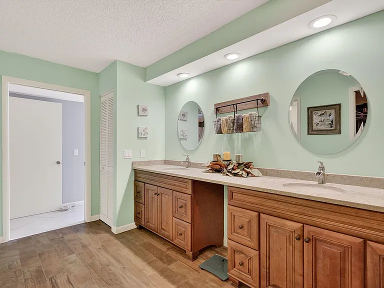 9650 S Ocean Dr #210 — Photo 22