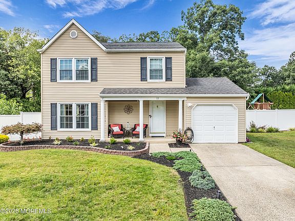 2nd image of 55 Concord Circle