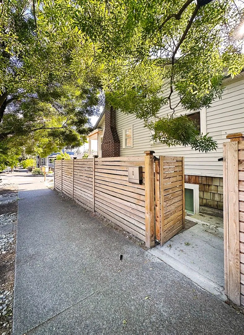 1Bd/1Ba Seattle Home — Photo 1