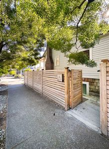 300 NW 47th St, Seattle, WA, 98107