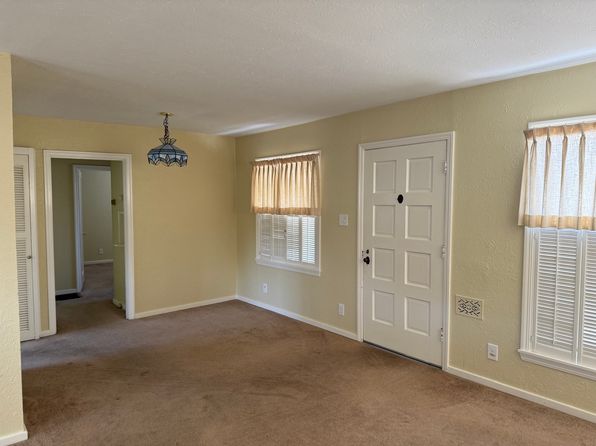 130 Fairview Dr