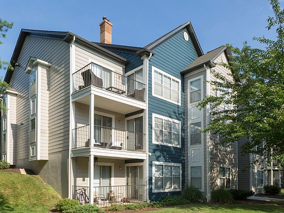 2nd image of 20700 Crystal Hill Cir #703L