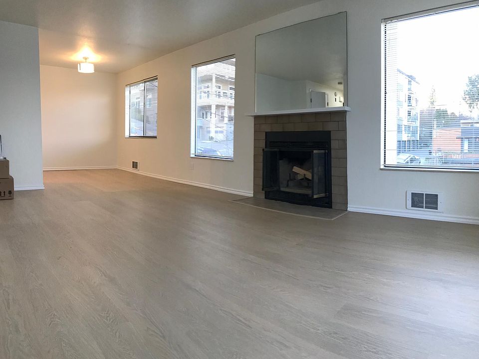 1st image of 2325 W Crockett St #3