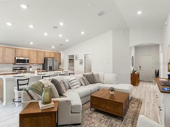 4th image of 12836 SE 53rd Ave #H0dr1y