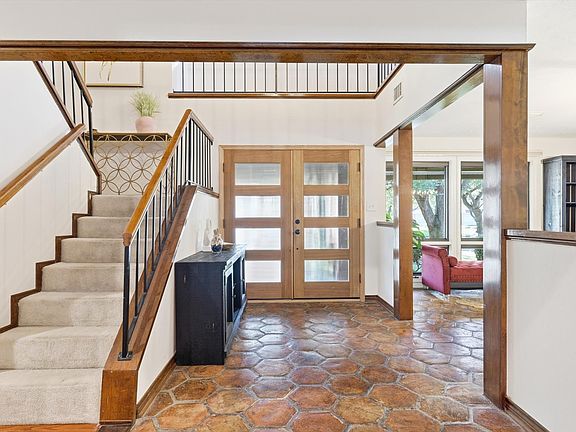 5th image of 2813 Raintree Dr