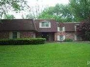 1050 N 1st Ave, Canton, IL 61520