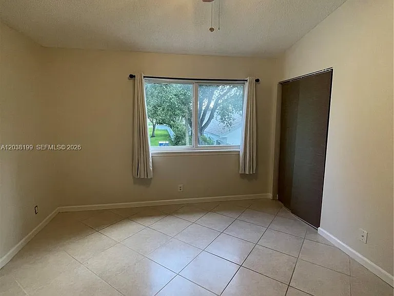 3100 SW 50th St — Photo 9