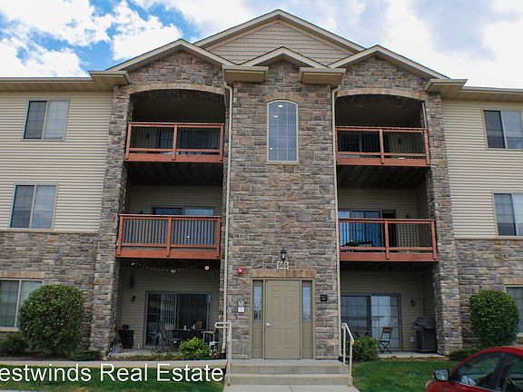 3rd image of 565 Pond View Dr Unit 303