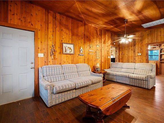4th image of 256 Springwood Rdg