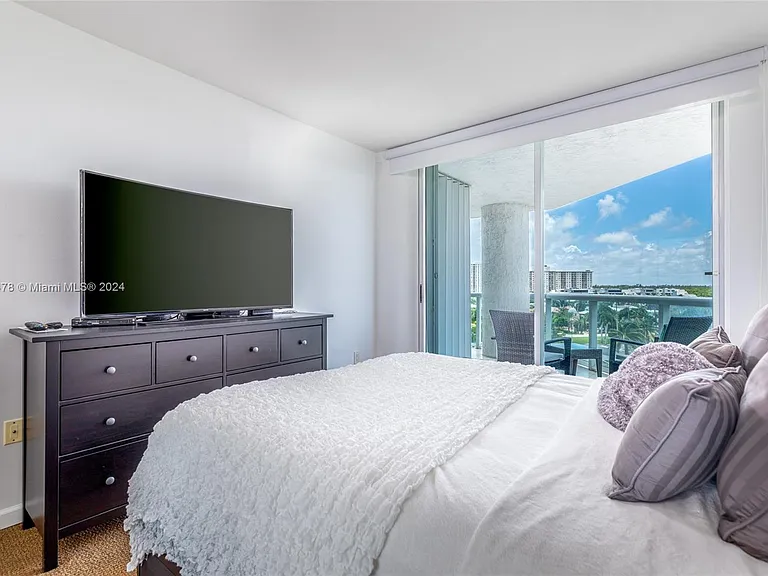 16500 Collins Ave #655 — Photo 16