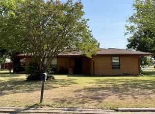 1599 Anthony St, Kaufman, TX 75142