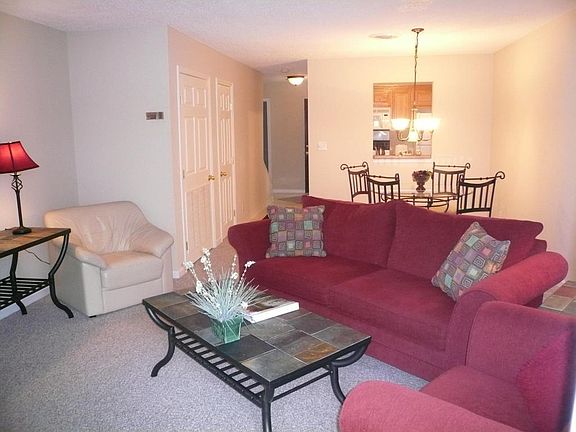 3rd image of 6 Lakeshore Ter #94