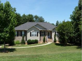 2483 23rd St NE, Hickory, NC 28601